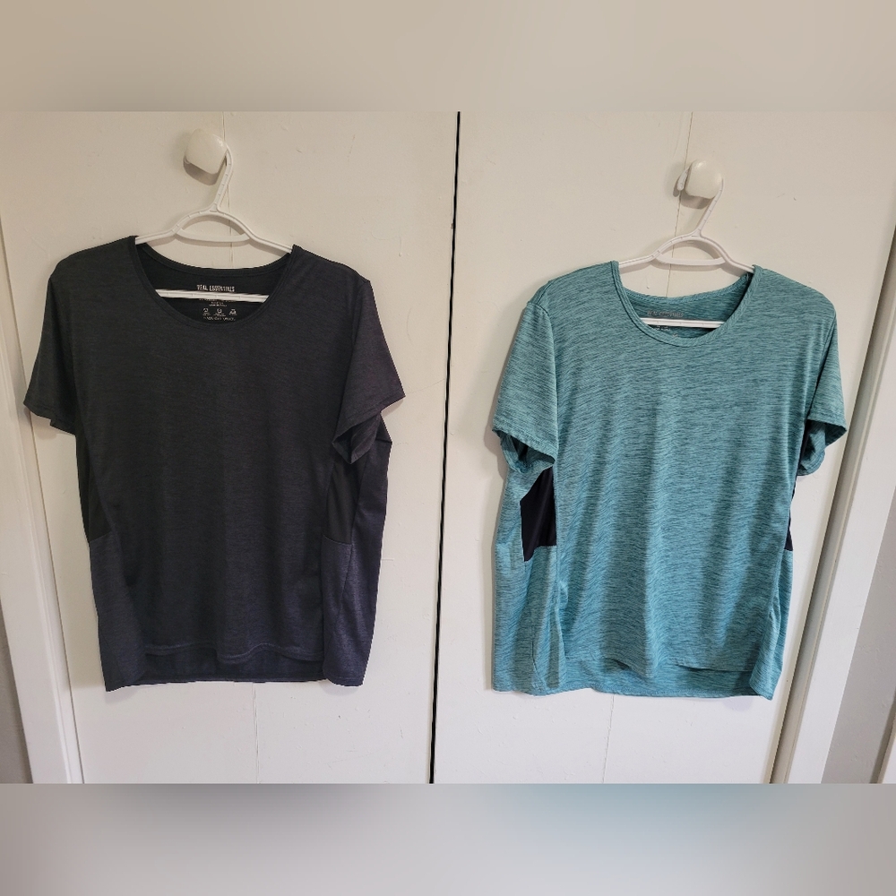 Set of 2 Short Sleeve T-Shirts in Mint Green and Charcoal